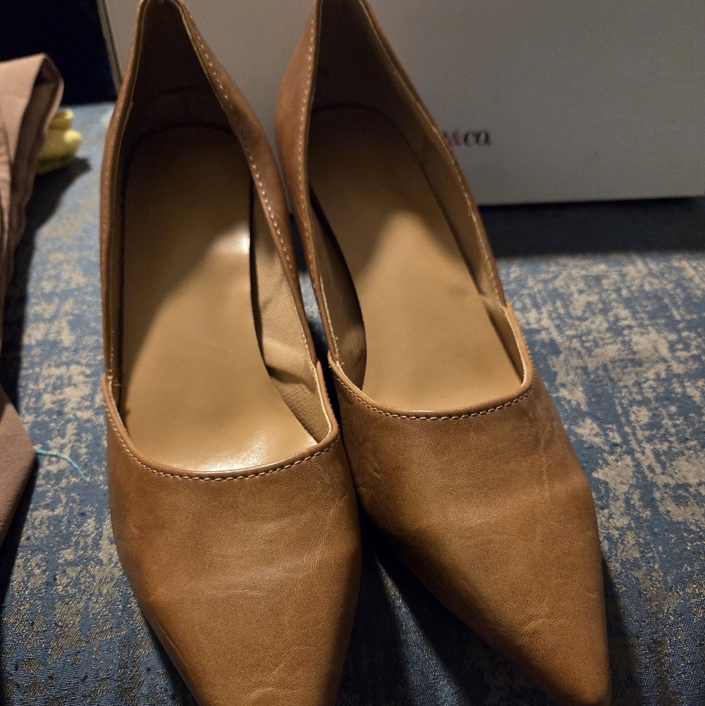 Tan, Kitten Heel Pumps.